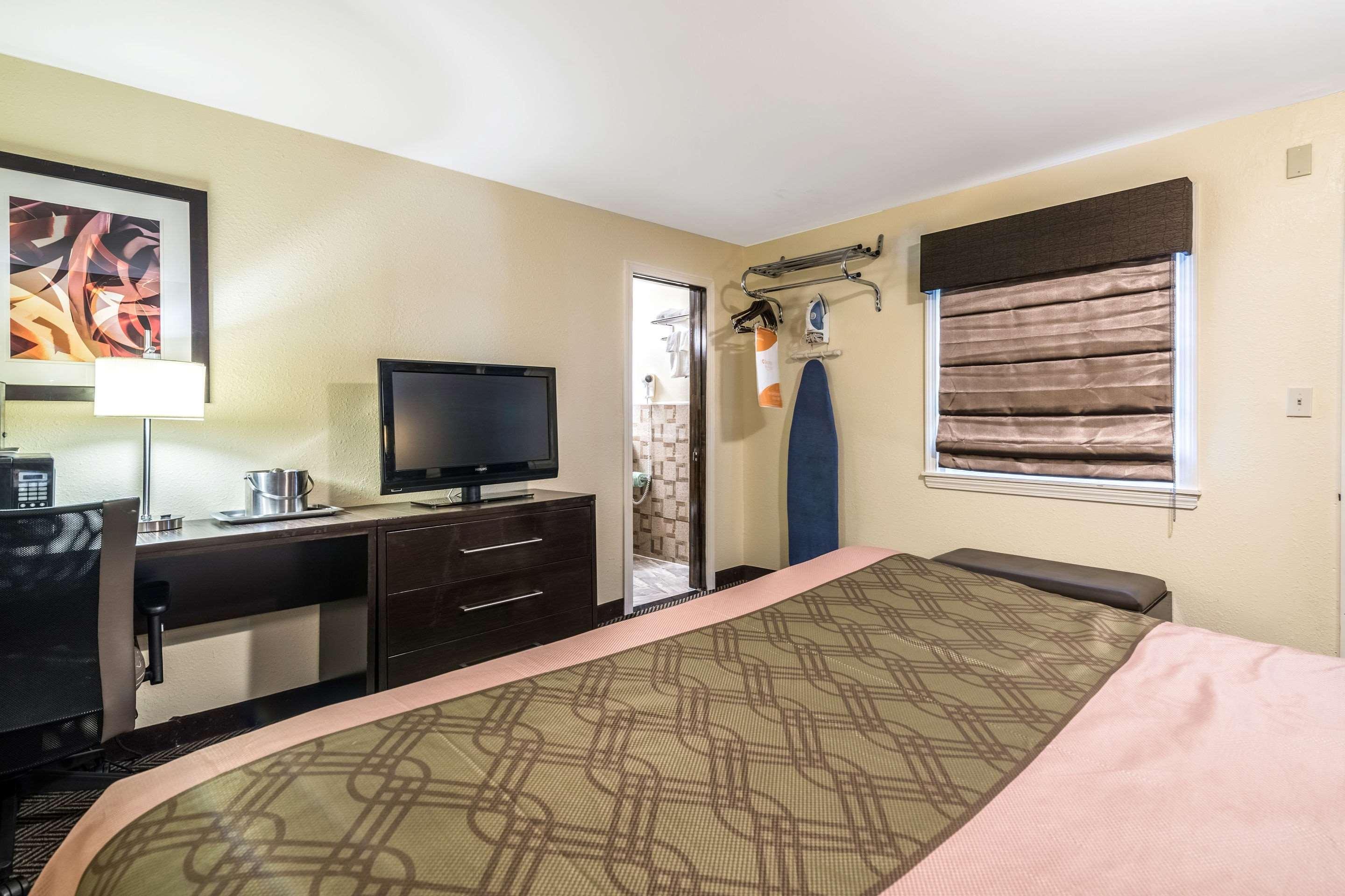 Econo Lodge Rutland City Near Hwy 7 Dış mekan fotoğraf