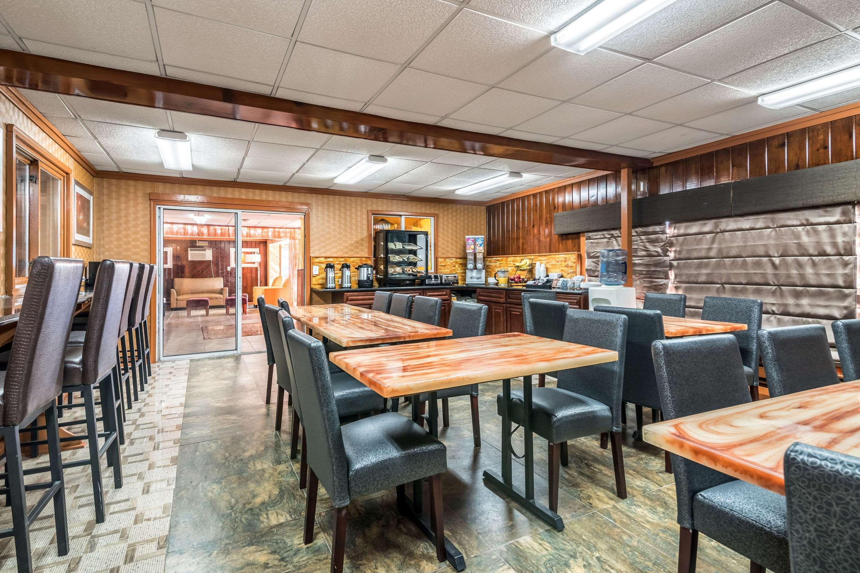 Econo Lodge Rutland City Near Hwy 7 Dış mekan fotoğraf
